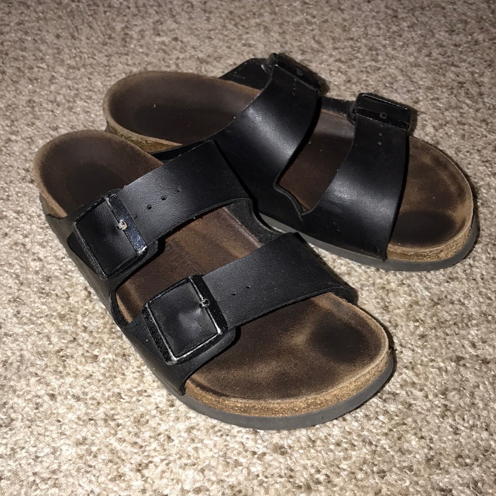 Black leather Arizona Birkenstock’s
